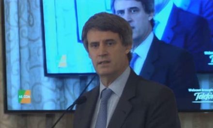 Prat-Gay armó una comisión para bajar impuestos a personas y empresas