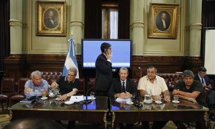 El Senado frenó el dictamen de Ganancias para que el Gobierno reabra el diálogo